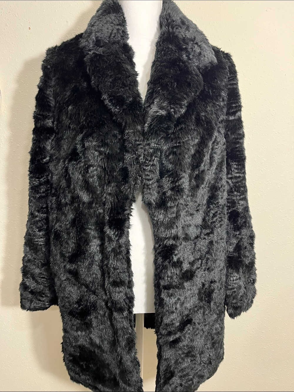 Forever 21 Black Faux Fur Teddy Coat size S